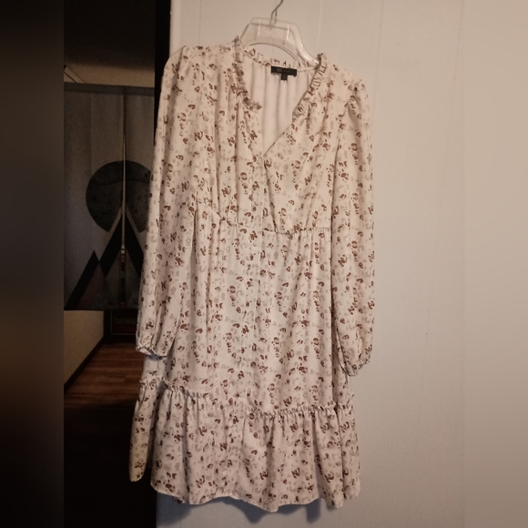 Floral Cream Dress Medium polyester Dress - Picture 3 of 9